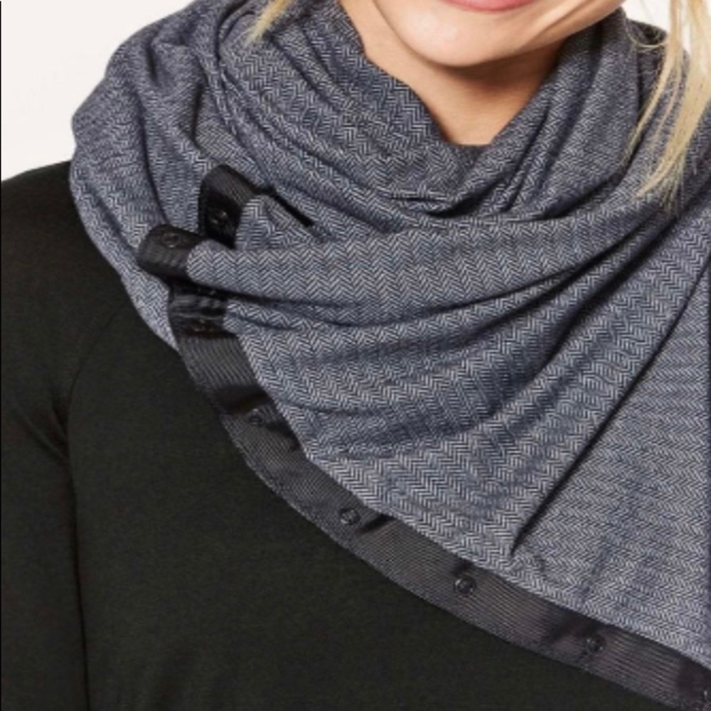 NWOT Lululemon Vinyasa Scarf Herringbone Pattern